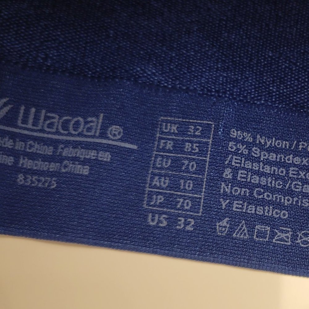 Wacoal Sports Bra Size 32 - Picture 3 of 3